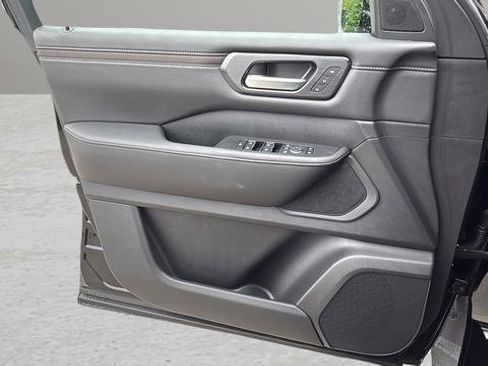 New 2026 Nissan Armada SL w/ Captain's Chari Seat Package RWD image 18