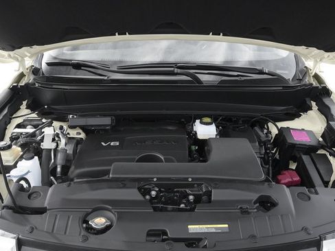 Used 2017 Nissan Pathfinder Platinum AWD/4WD image 17
