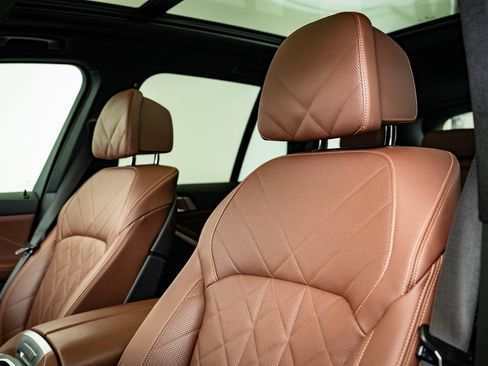 Used 2023 BMW X5 xDrive40i w/ M Sport Package image 23