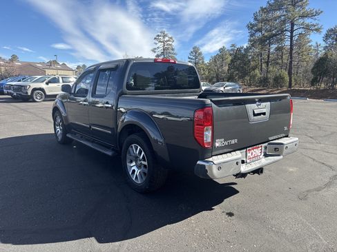 Used 2013 Nissan Frontier SL w/ Moonroof Pkg image 7