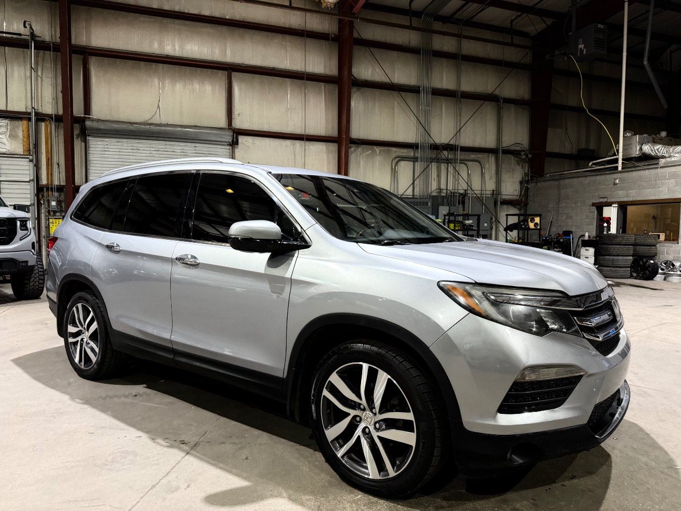 Used 2018 Honda Pilot Elite image 2