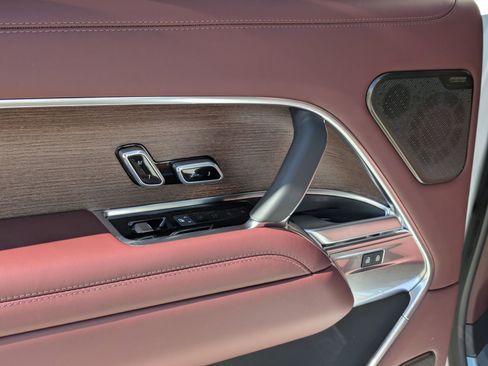 New 2025 Land Rover Range Rover Autobiography image 24