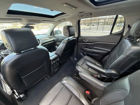 Used 2019 GMC Acadia SLT w/ Black Edition image 24