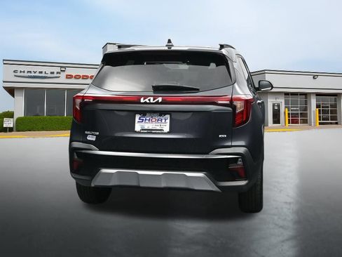Used 2024 Kia Seltos S AWD/4WD image 4