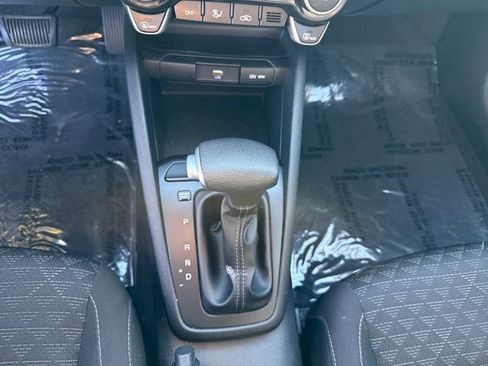 Used 2023 Kia Rio S w/ Technology Package image 17
