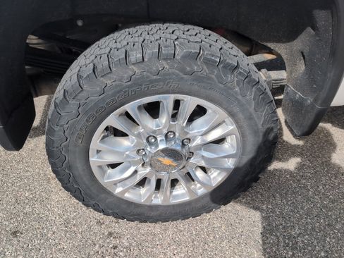 Used 2022 Chevrolet Silverado 3500 High Country w/ Z71 Off-Road Package image 22