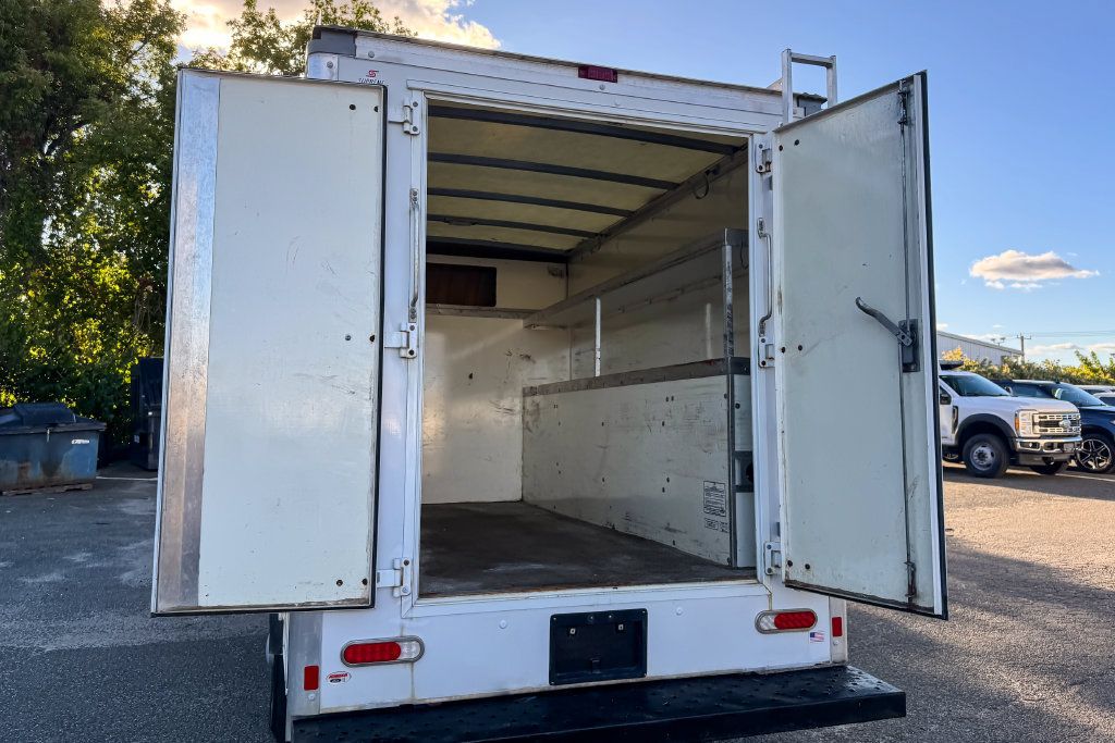 Certified 2017 Ford E-350 and Econoline 350 Super Duty w/ Power Windows & Locks Group RWD image 16