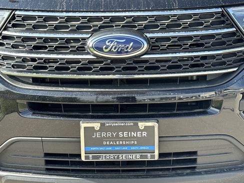 Used 2022 Ford Explorer XLT AWD/4WD image 9