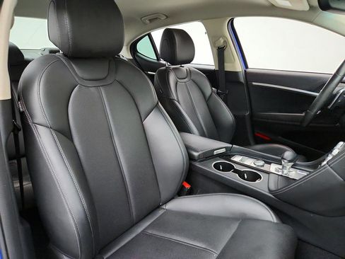 Used 2022 Genesis G70 2.0T image 27