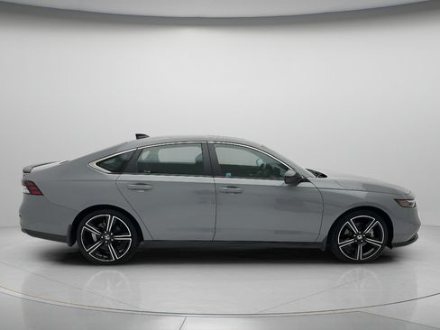 Used 2023 Honda Accord Sport image 6