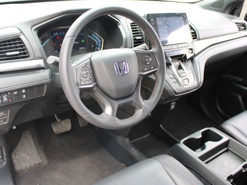 Used 2024 Honda Odyssey Sport image 8