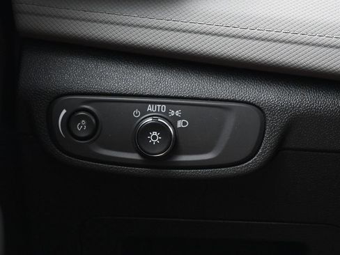 Used 2025 Chevrolet TrailBlazer LT FWD image 23