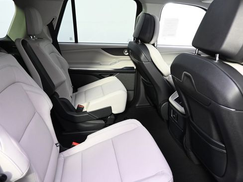 New 2026 Lincoln Navigator Reserve w/ Jet Appearance Package image 18