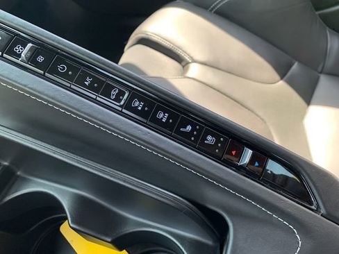 Used 2024 Chevrolet Corvette Stingray Premium Conv w/ Z51 Performance Package RWD image 26