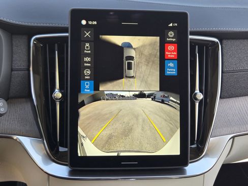 New 2026 Volvo XC90 T8 Ultra w/ Protection Package Premier image 15