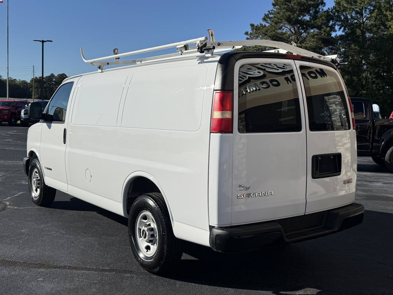 Used 2005 GMC Savana 2500 RWD image 3