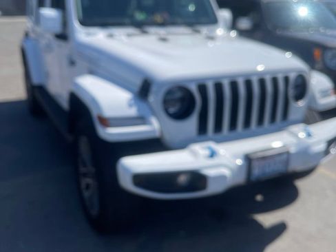 Used 2022 Jeep Wrangler Unlimited Sahara AWD/4WD image 3