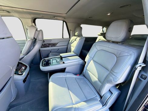 Used 2020 Lincoln Navigator L Reserve image 23