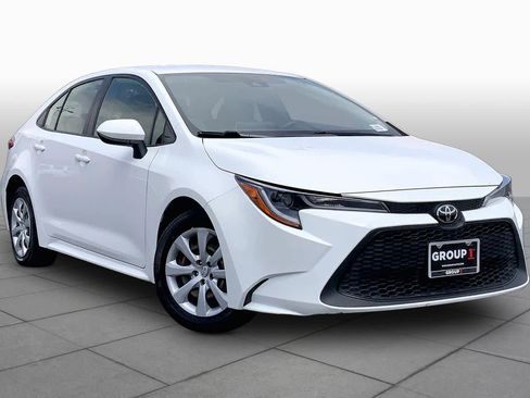 Used 2021 Toyota Corolla LE FWD image 3