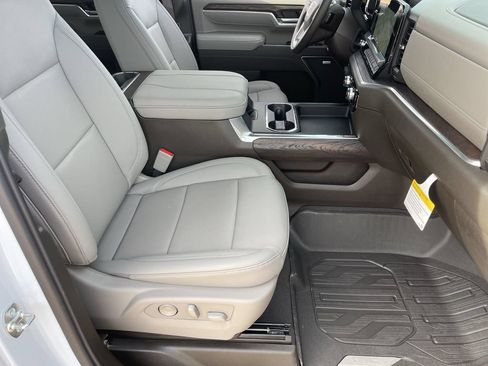 New 2026 GMC Sierra 2500 SLT AWD/4WD image 28