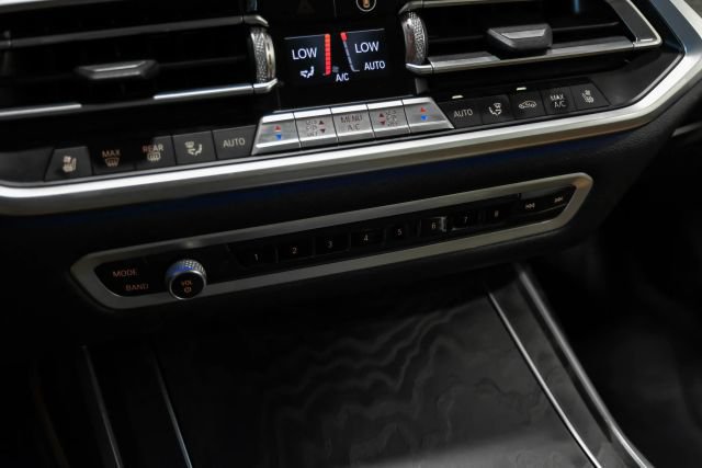 Used 2020 BMW X7 xDrive40i w/ Premium Package AWD/4WD image 26