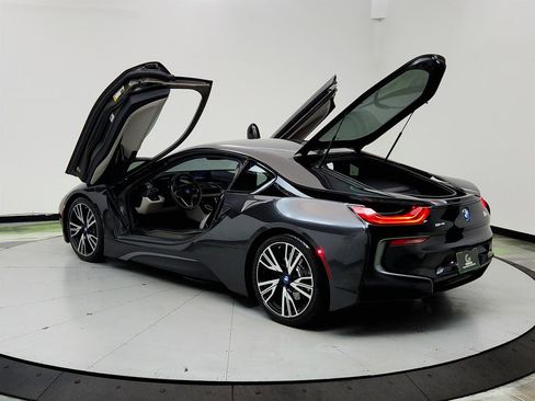 Used 2016 BMW i8 image 12