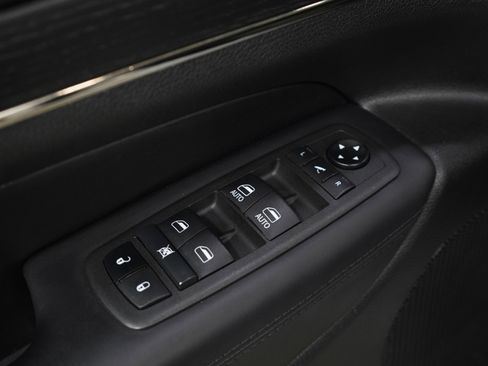 Used 2021 Jeep Grand Cherokee High Altitude image 24