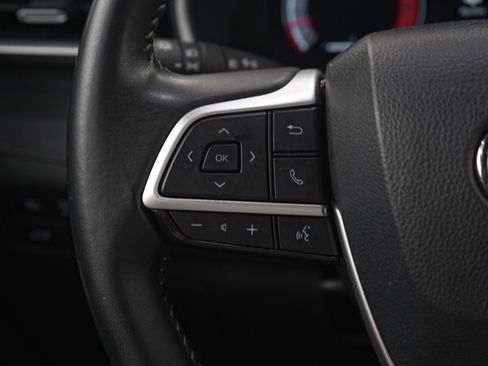 Used 2025 Toyota Highlander XSE image 27