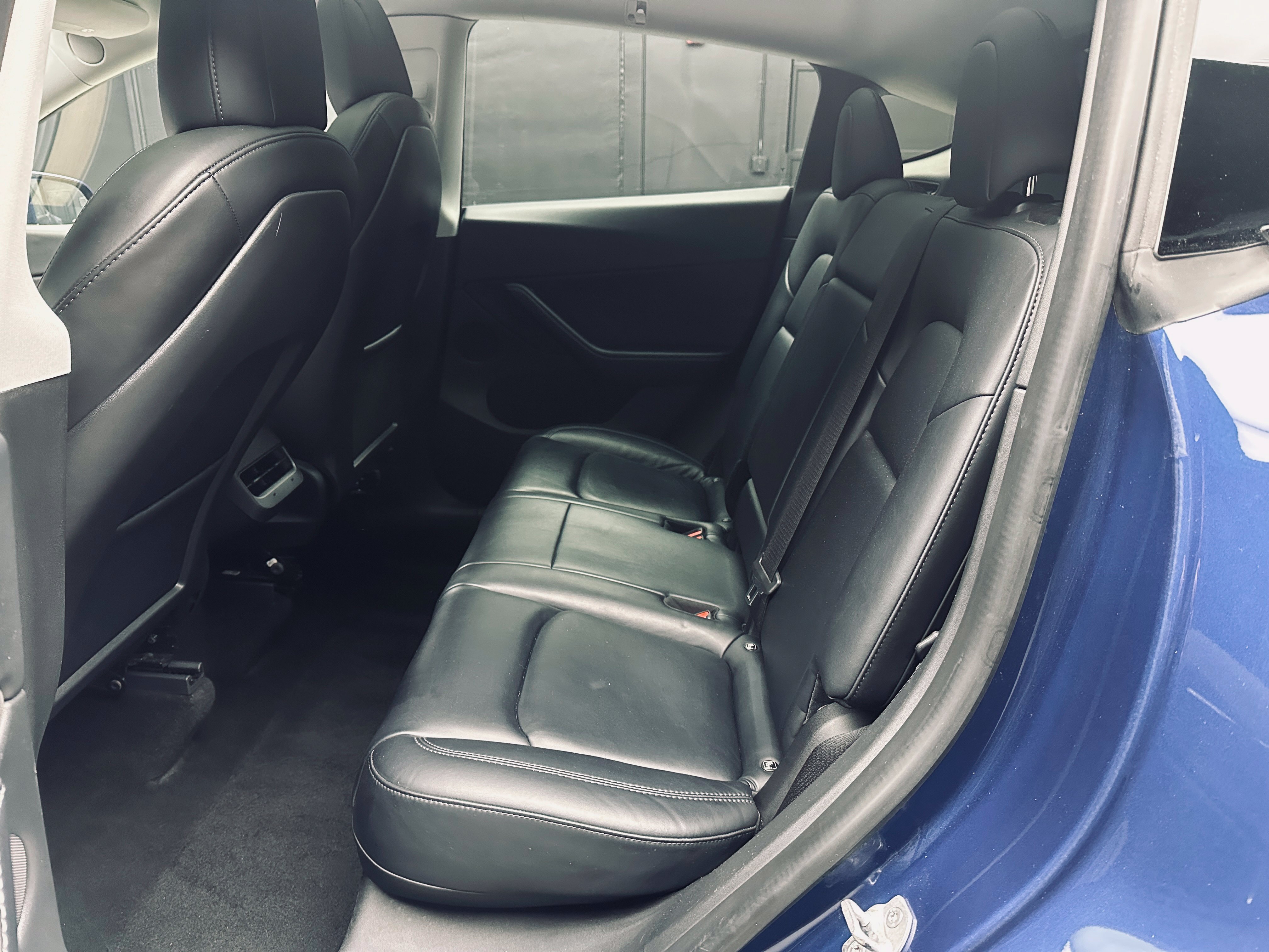 Used 2022 Tesla Model Y Long Range AWD/4WD image 19