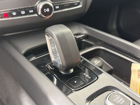 Used 2023 Volvo XC60 B5 Plus w/ Climate Package AWD/4WD image 17