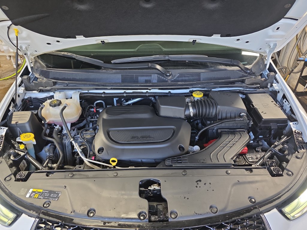 Used 2023 Chrysler Pacifica Touring-L FWD image 31
