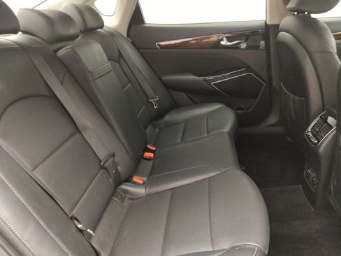 Used 2019 Kia Cadenza Technology image 19
