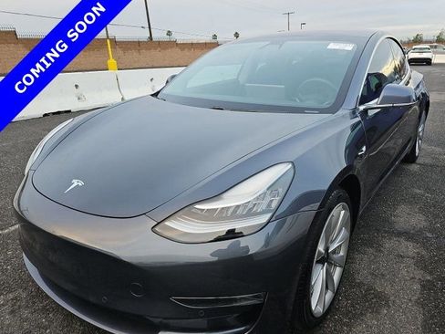 Used 2020 Tesla Model 3 Standard Range Plus image 1
