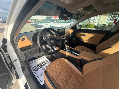 Used 2025 Nissan Sentra SV w/ SV Premium Package FWD image 11