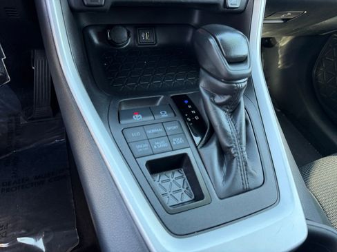 Used 2025 Toyota RAV4 LE image 28