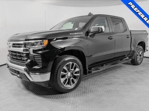 Used 2023 Chevrolet Silverado 1500 LT AWD/4WD image 2