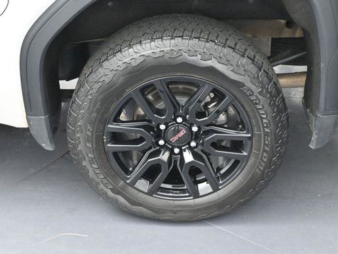 Used 2024 GMC Sierra 1500 Elevation image 31