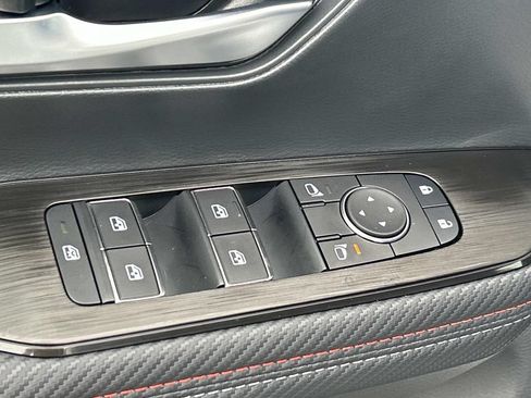 New 2026 Nissan Kicks SR FWD image 17