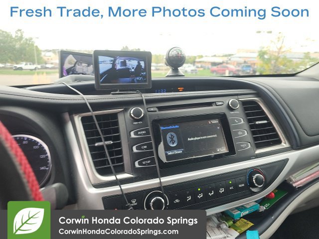 Used 2017 Toyota Highlander LE AWD/4WD image 10