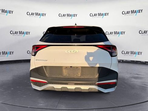 Used 2024 Kia Sportage EX image 4