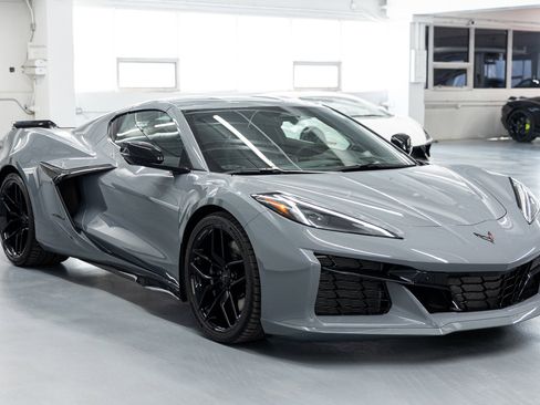 Used 2025 Chevrolet Corvette Z06 w/ Stealth Interior Trim Package image 6