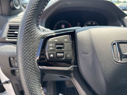 Certified 2024 Honda Ridgeline Black Edition image 15