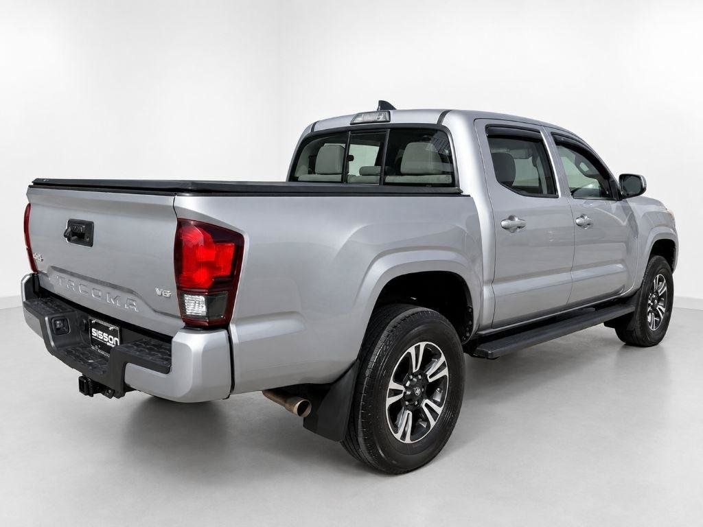 Used 2018 Toyota Tacoma SR AWD/4WD image 4