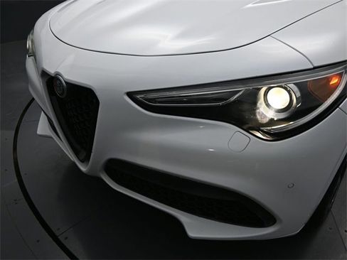 Used 2022 Alfa Romeo Stelvio Veloce image 32
