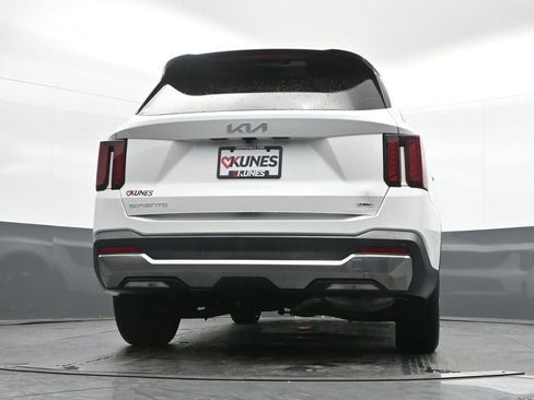 Used 2025 Kia Sorento EX AWD/4WD image 38