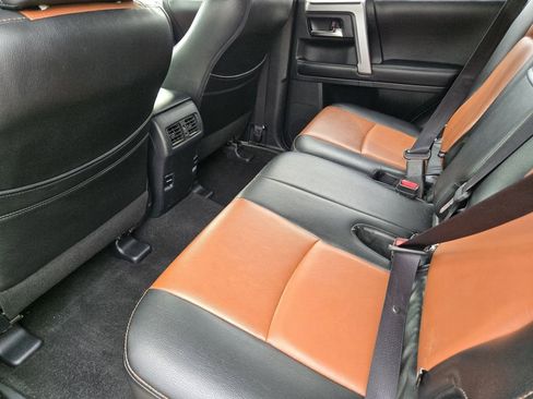 Used 2017 Toyota 4Runner 4WD image 28
