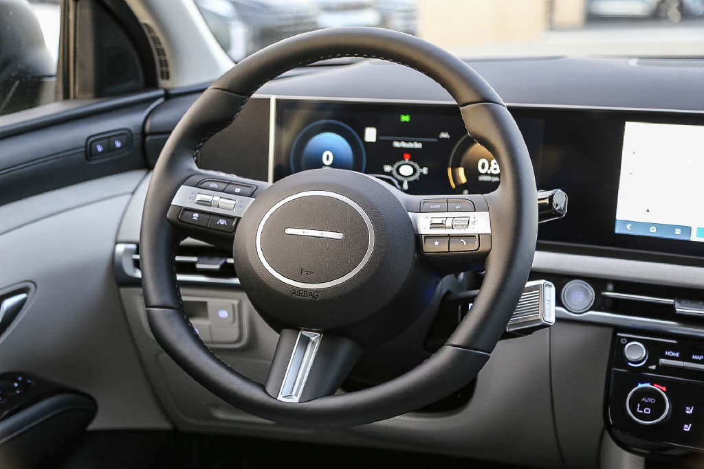 New 2026 Hyundai Tucson Limited FWD image 17