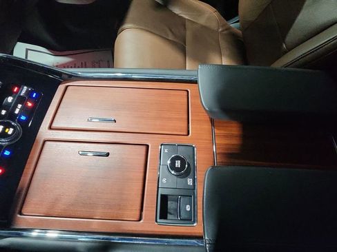 Used 2024 Lincoln Navigator Reserve w/ Equipment Group 201A image 25