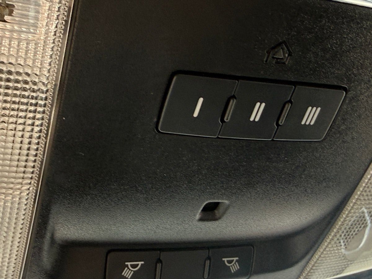 Used 2021 Chrysler 300 Touring L AWD/4WD image 32