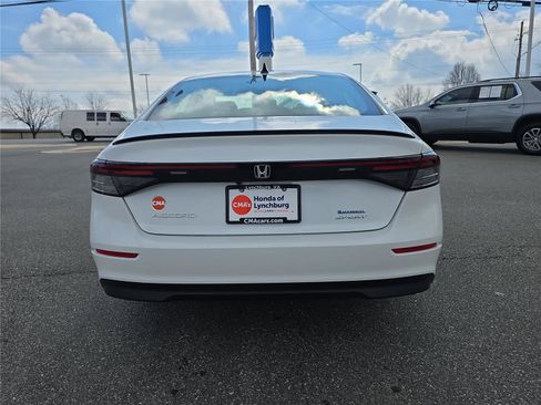 Used 2024 Honda Accord Sport image 5